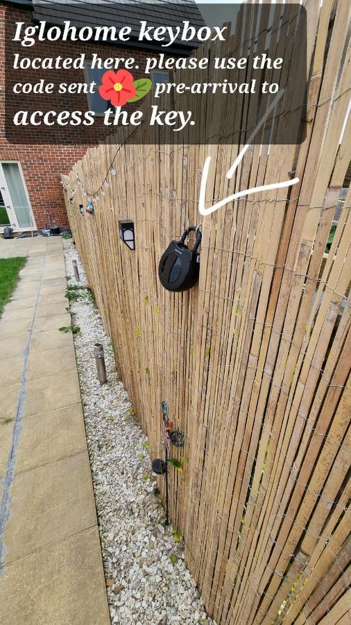 T-I-G-H The Coziest Place Wifi & Netflix Near Roundhay Villa Leeds  Exterior photo